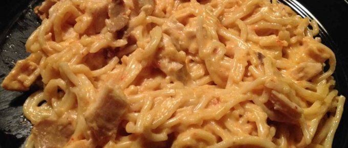 Slow Cooker Cheesy Chicken Spaghetti